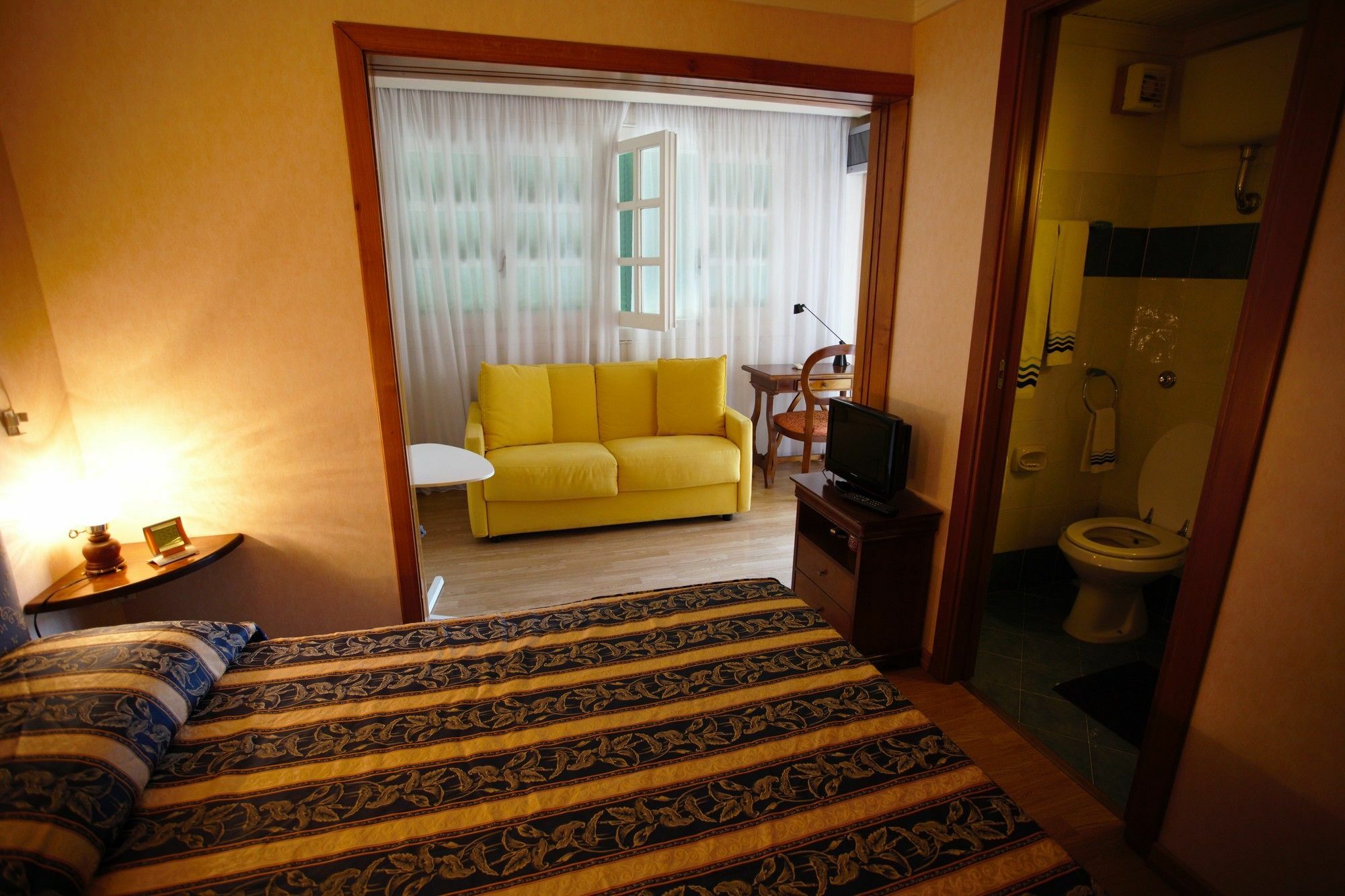 Bed and Breakfast Residenza Matilde Рим Экстерьер фото
